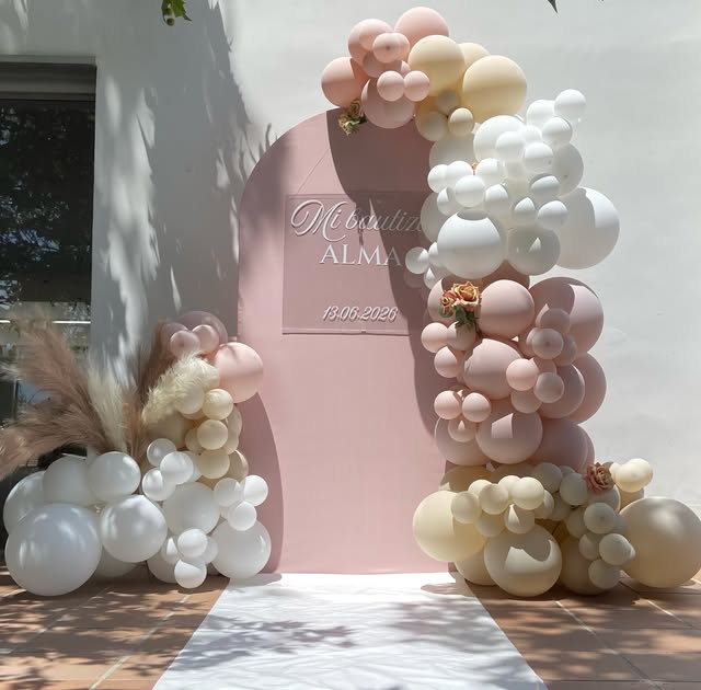 Bautizo en tonos rosa y crema
